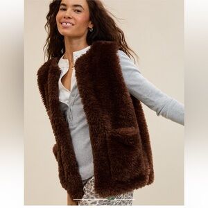NWT Aerie Faux Fur Vest Size in Deep Earth Size XS/Small